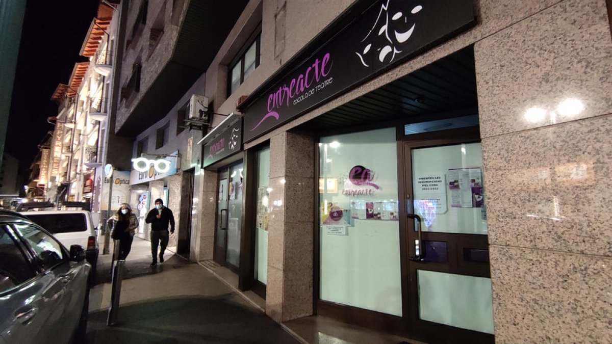 L'exterior de l'escola de teatre.