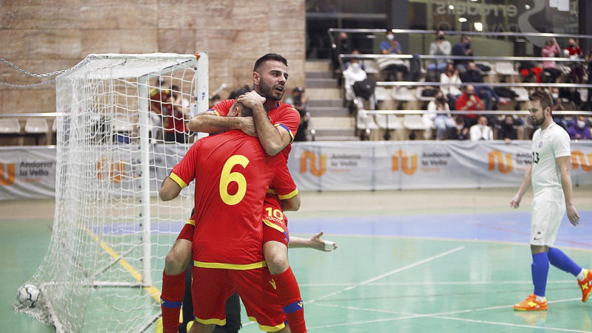 La selecció va tornar a superar Estònia, ahir.