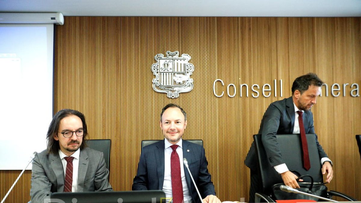 Xavier Espot ha comparegut avui amb Landry Riba a la comissió d'Exteriors que presideix Pere López