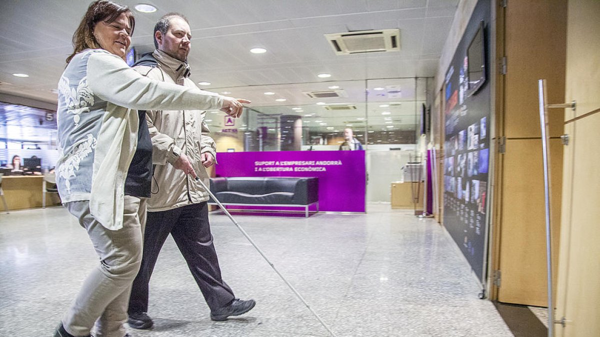 Una persona usuaria de l'institut Guttmann.