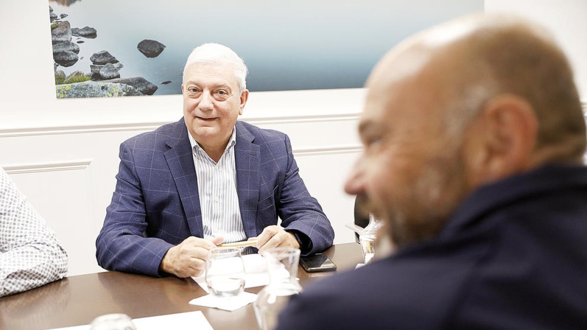 La patronal i els sindicats es van reunir dimecres per debatre les mesures.