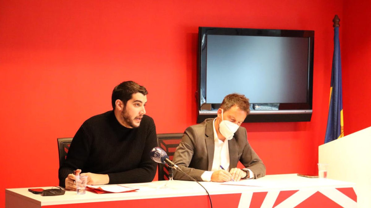 Baró i López, ahir en roda de premsa.