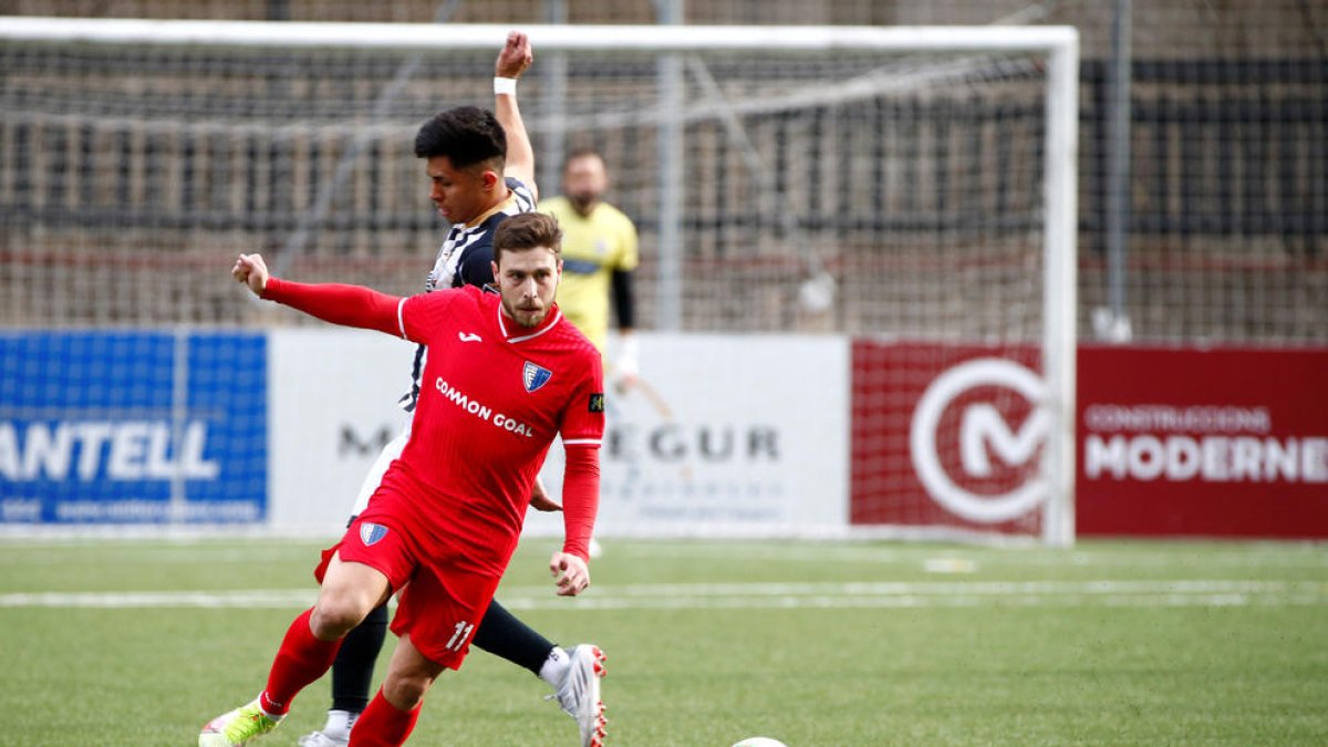 Jordi Betriu, de l'Inter Escaldes, en una acció del partit.
