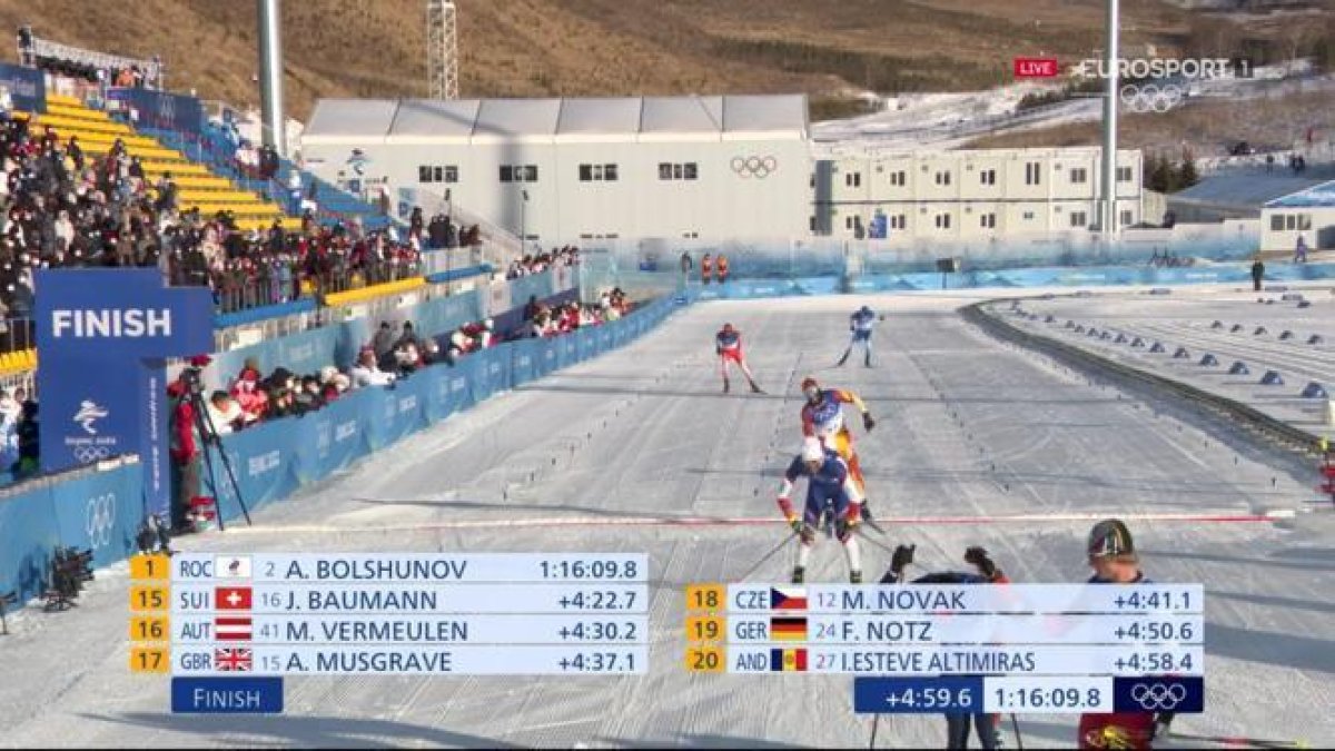 Irineu Esteve arribant a la línia de meta.