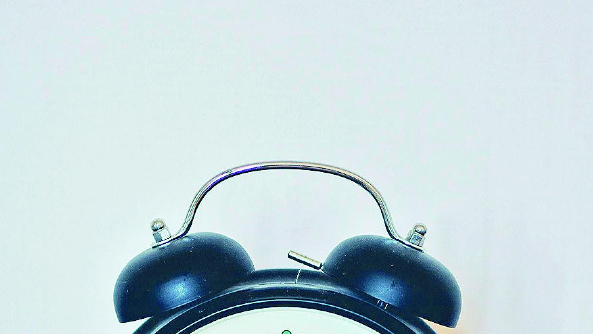 Es declaren guerres i amors, moren persones i neixen nadons, s'acaba tot i comença tot