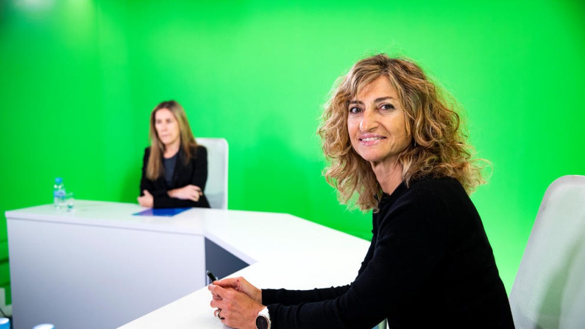 Esther Santuré al plató de Diari TV.
