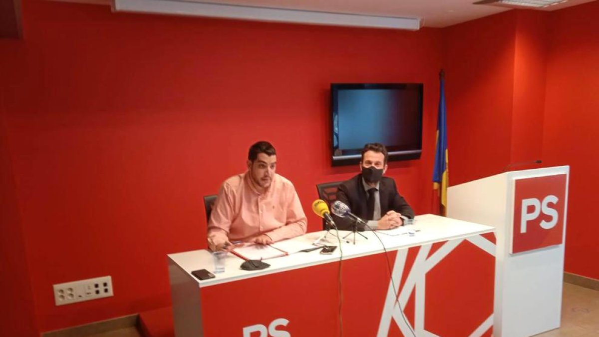 Baró i Alís, ahir a la seu del PS.