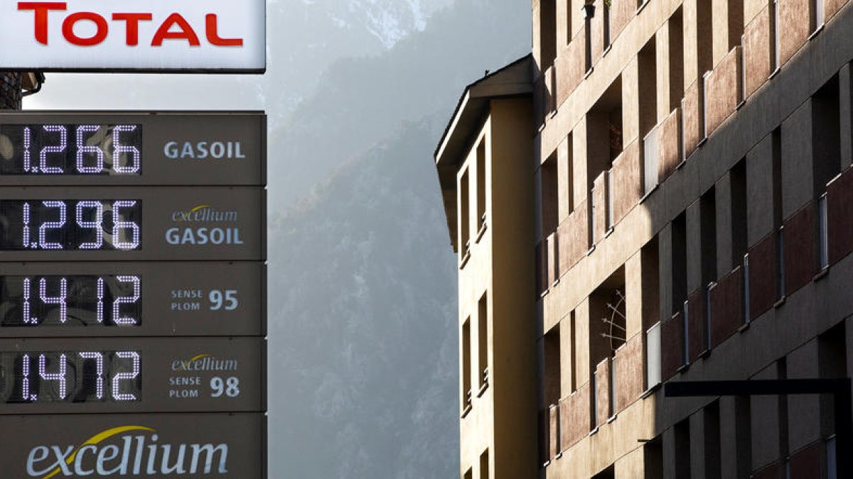 El cost d'omplir el dipòsit es dispara.