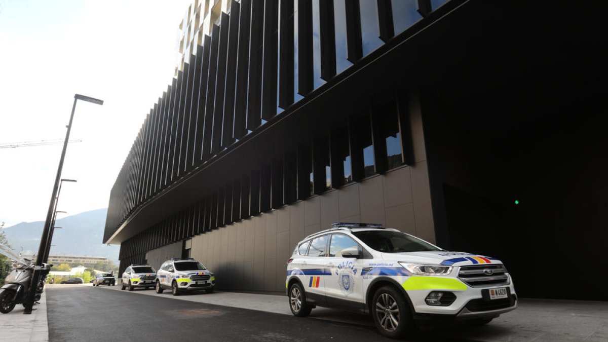 Un cotxe policial a la Batllia.