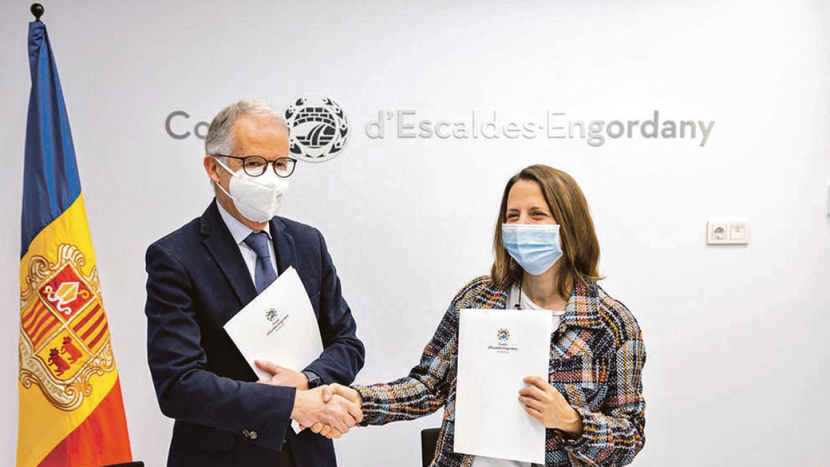 Signatura del conveni de col·laboració.