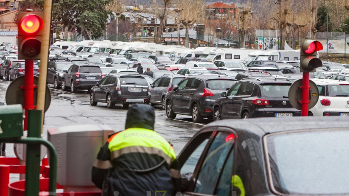 Un aparcament d'Andorra la Vella.
