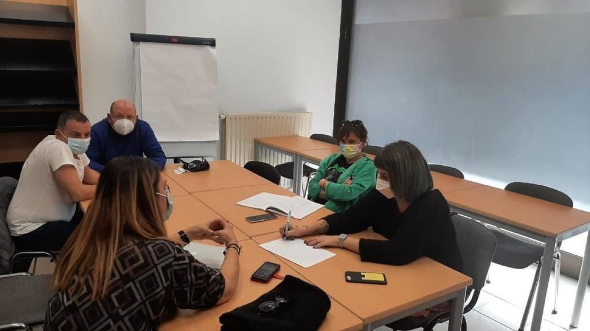 Els representants sindicals reunits.