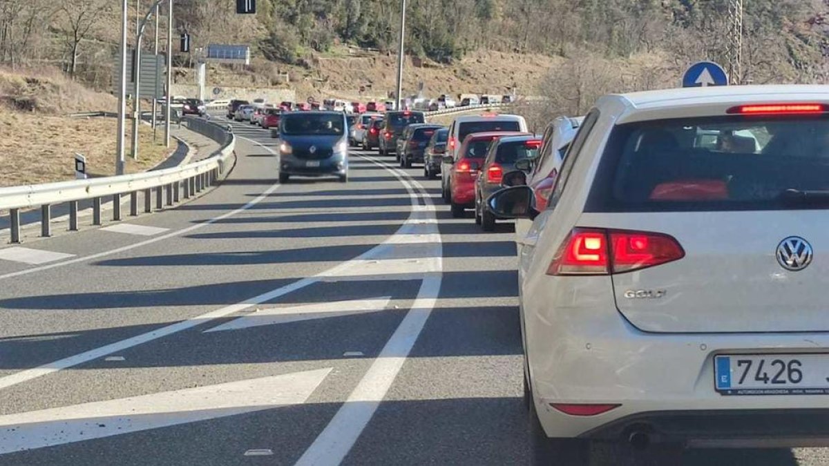 Retencions a l'entrada de la Seu.