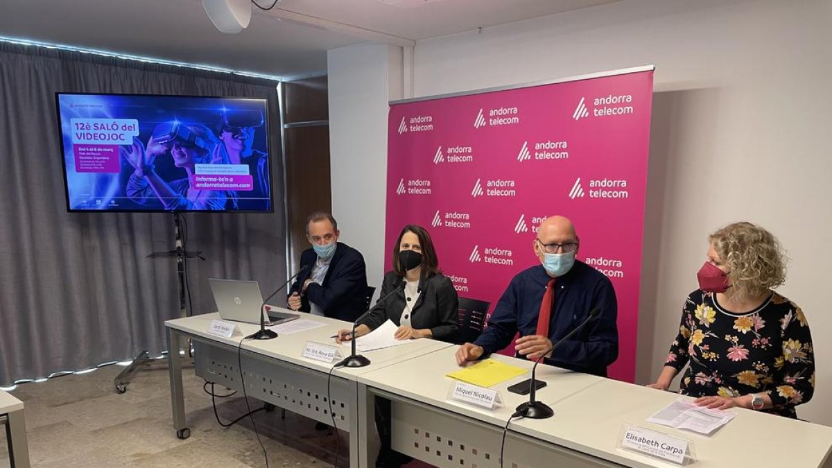 Jordi Nadal, Ma Rosa Gili, Miquel Nicolau i Elisabeth Carpa.