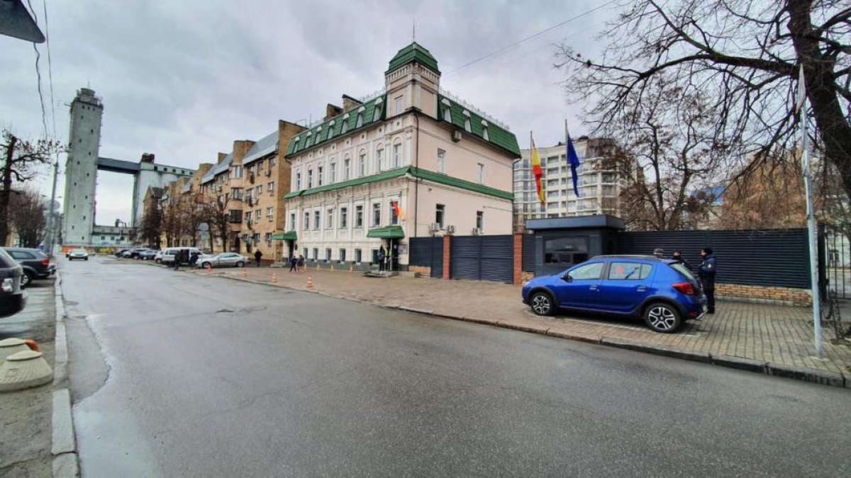 L'ambaixada espanyola a Ucraïna (a la foto la seu a Kíev) ha ajudat en la repatriació d'andorrans.