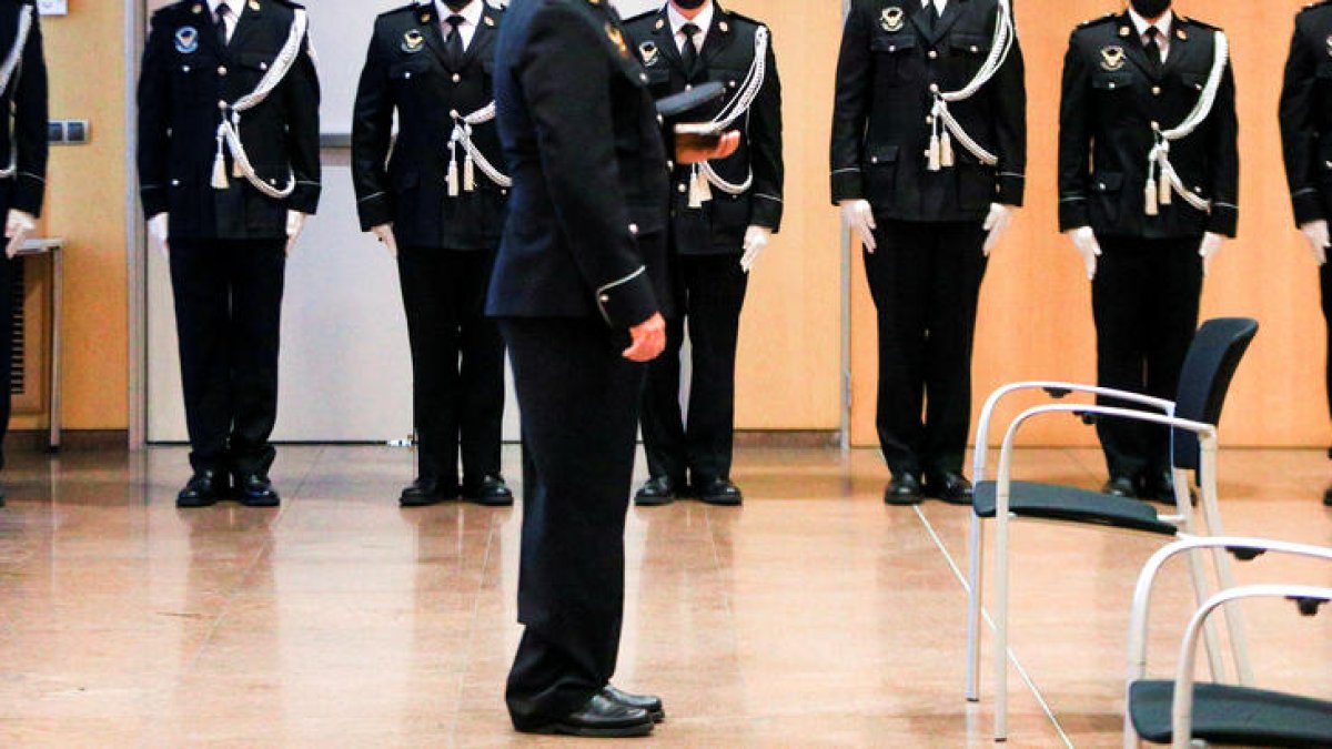 Agents penitenciaris durant la diada de la patrona del cos.