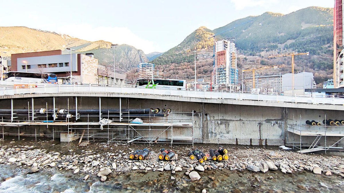 Obres a la voravia del riu a Escaldes