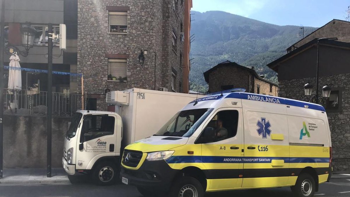 Els treballadors del transport sanitari van desconvocar ahir la vaga