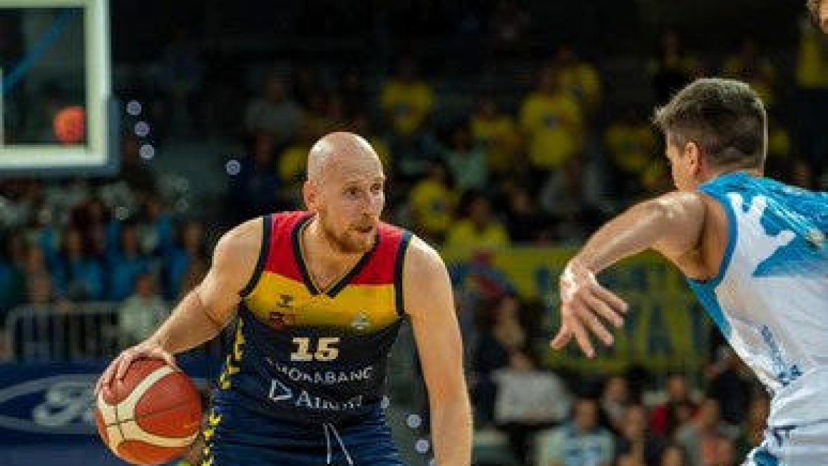 Tomas Schreiner.