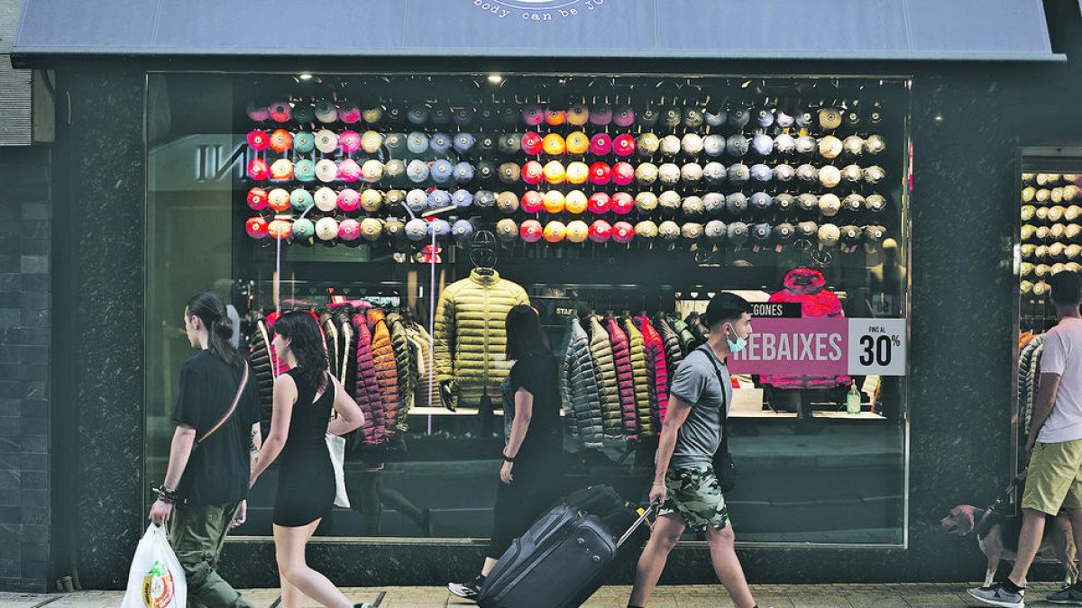 Les rebaixes del vestit han ajudat a reduir l'IPC.