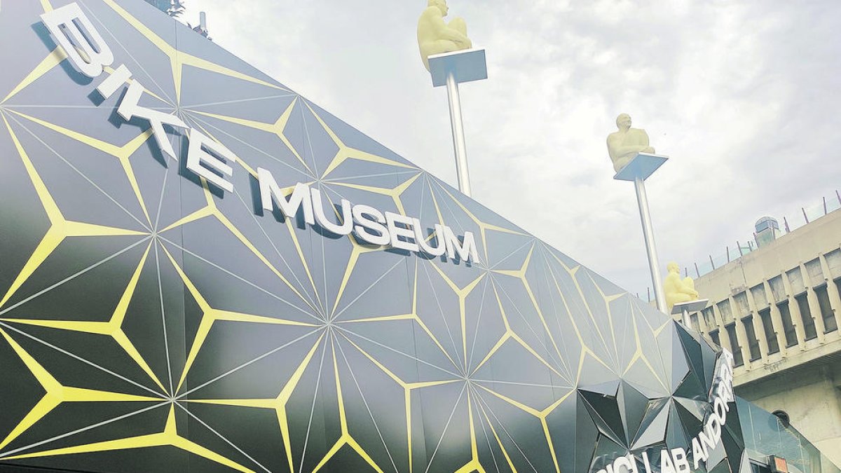 Façana del Bike Museum.