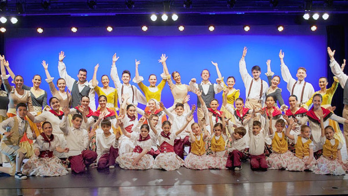 Dansaires del darrere festival celebrat l'any 2019.