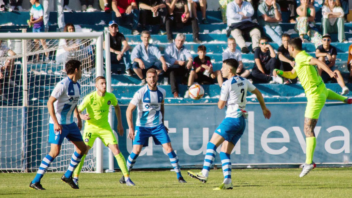 L'FC Andorra va deixar escapar dos punts, vitals, a Alcoi al temps afegit.