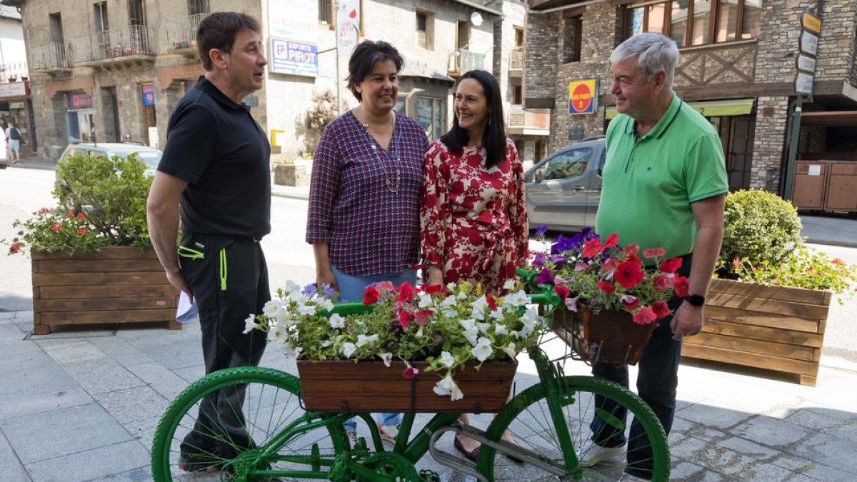 Les bicis amb flors són la novetat del guarniment per a Andoflora