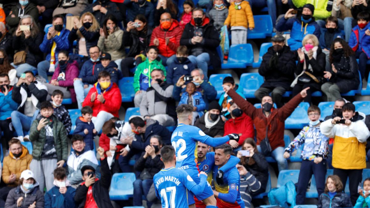 L'FC Andorra, en un partit d'aquesta temporada a l'Estadi Nacional, davant del Barça B.