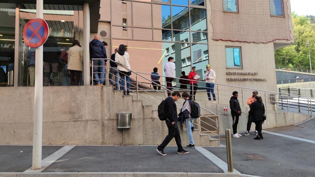 Cues ocupació. Servei immigració.