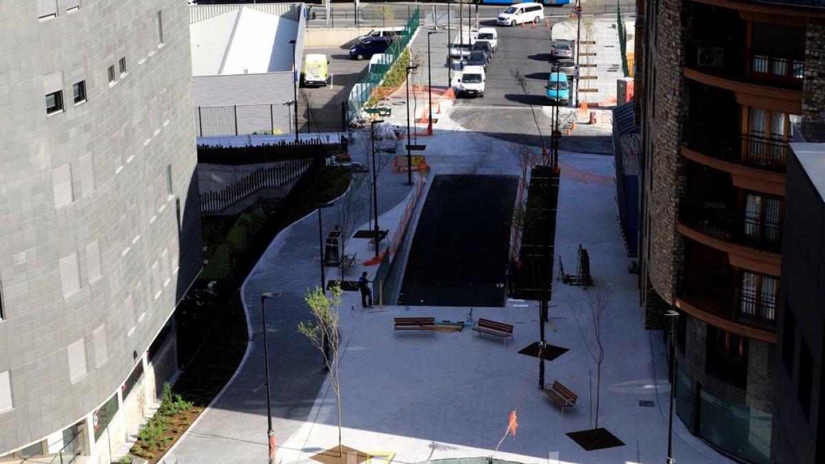 El tram que es refarà és la voravia que va de la plaça Lídia Armengol a l'encreuament amb el carrer de la Roda