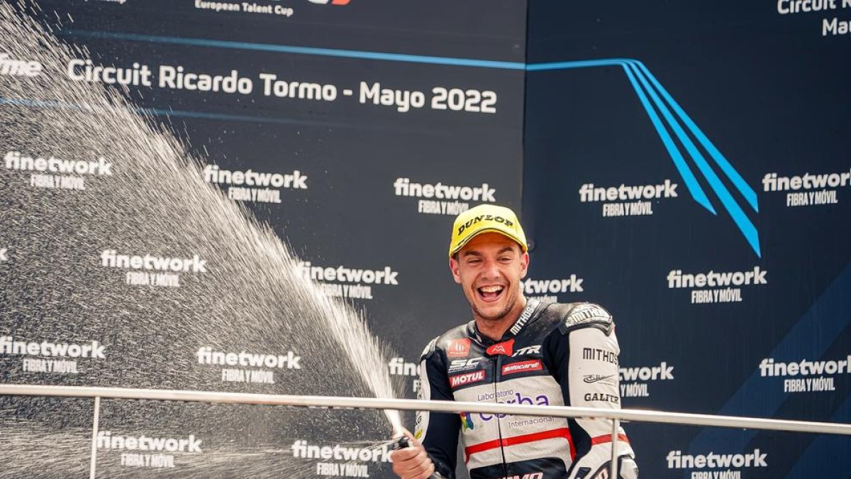 Cardelús celebra el seu podi.