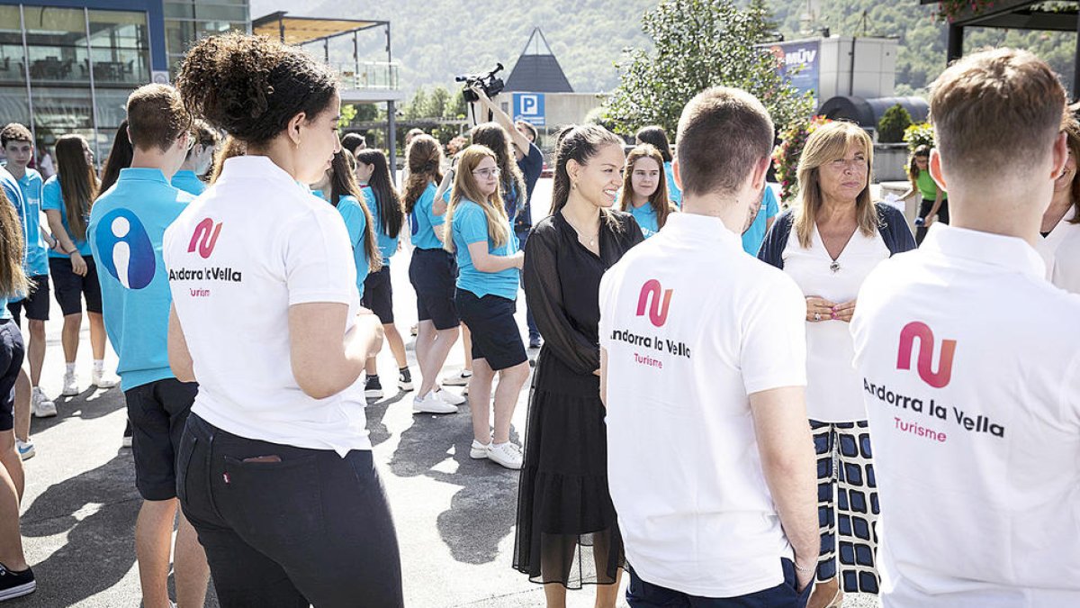 156 joves comencen la feina estival