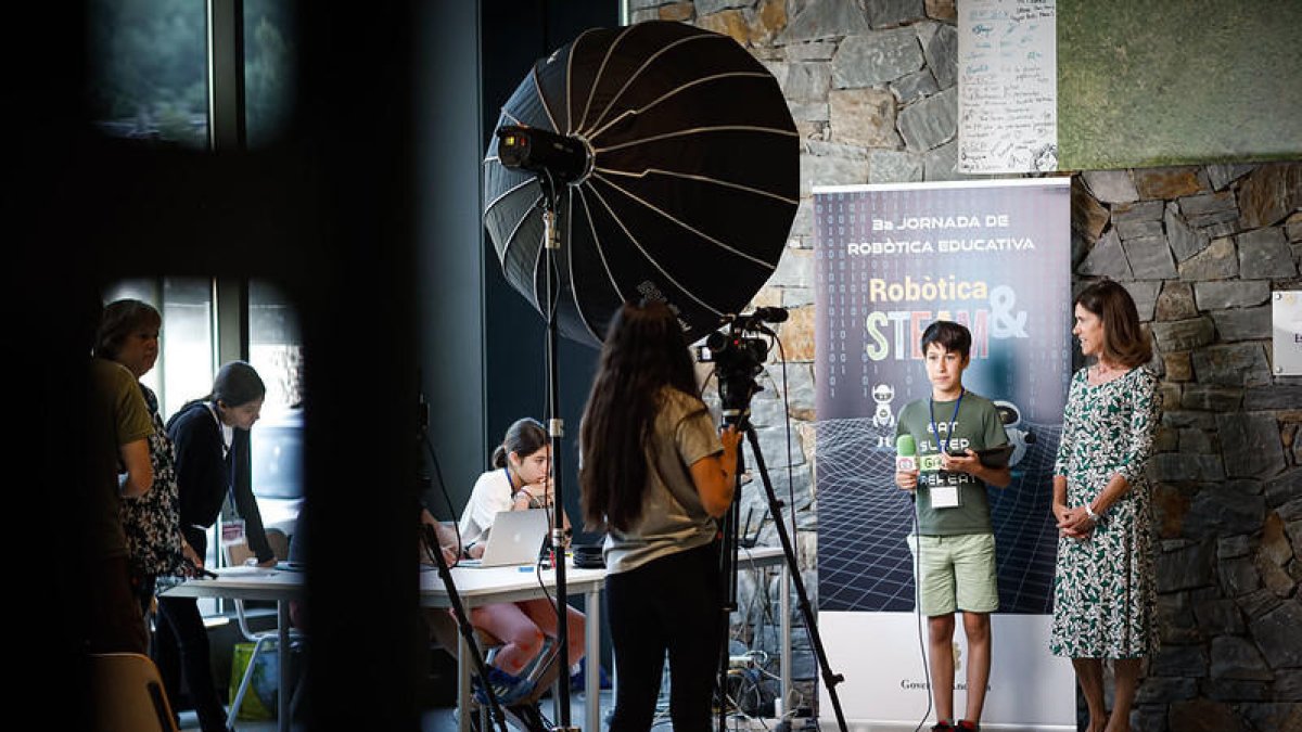 Inauguració de la III Jornada de Robòtica Educativa a càrrec de la ministra Vilarrubla