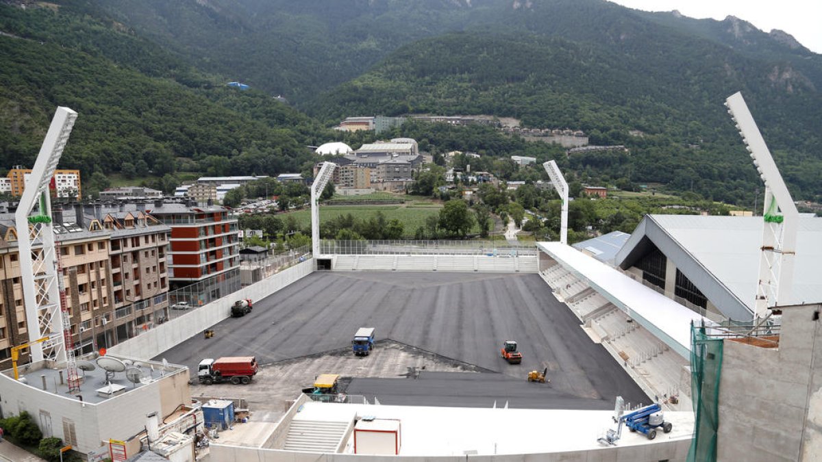 La gespa de l'Estadi Nacional haurà de ser reemplaçada amb l'ascens de l'FC Andorra a Segona Divisió A.