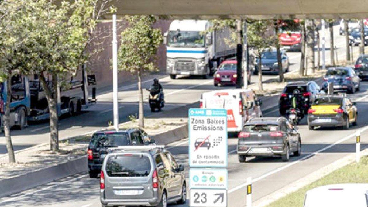 Un cartell de la ZBE de Barcelona.