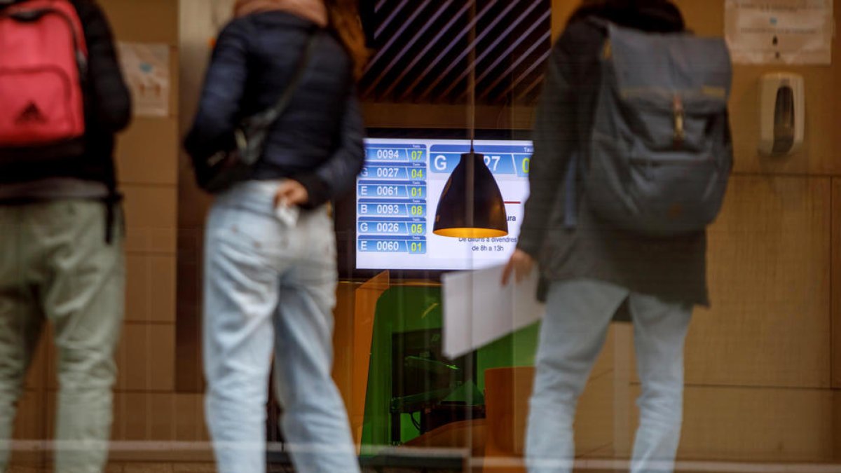 Usuaris al servei d'Ocupació.