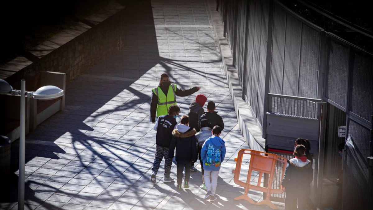 Infants sortint d'una escola d'Escaldes-Engordany.