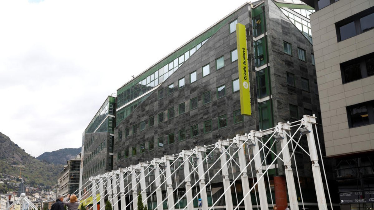 Façana de Crèdit Andorrà.