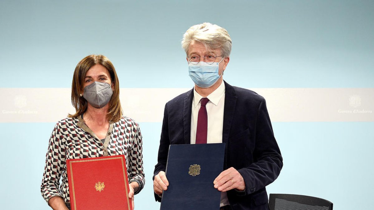 Acord pel nou programa d'assistents de llengua francesa