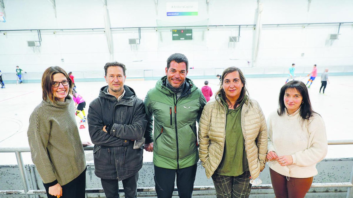 Rubio, al centre, amb part de la junta de la federació.