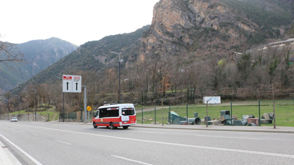 El terreny de cessió de què disposa el comú d'Andorra la Vella de titularitat pública al 100%