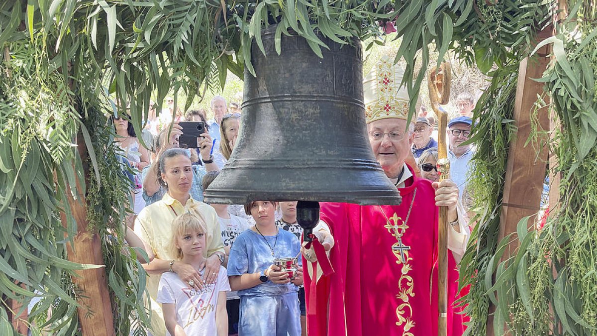 Benedicció d'una campana del 1597, ara restaurada