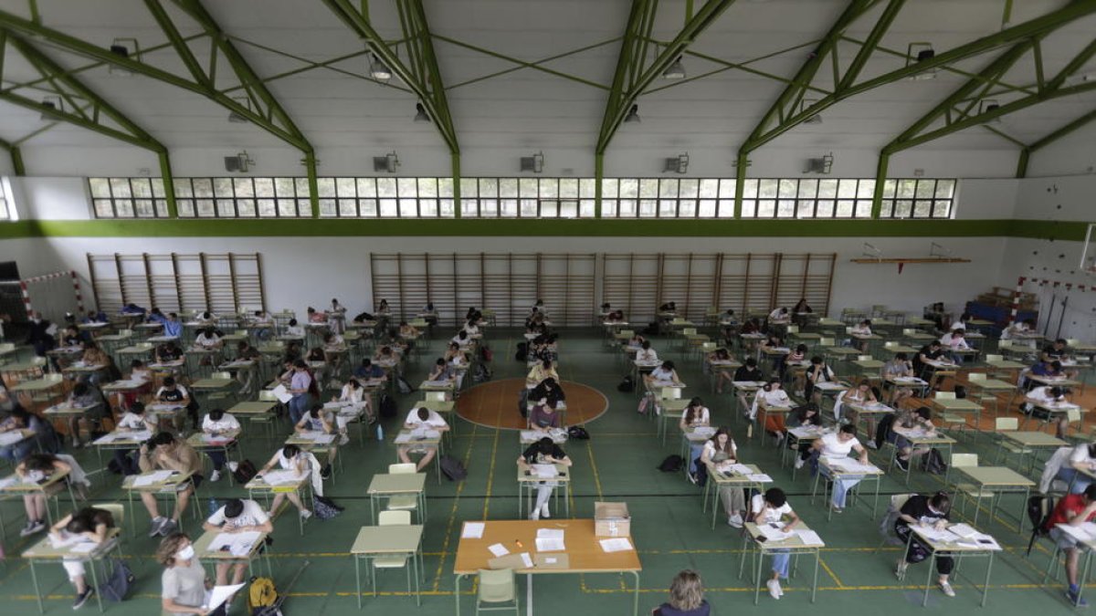 Proves d'EvAU aquest migdia al Maria Moliner