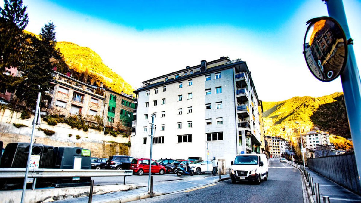 La parcel·la de l'avinguda del Pessebre on es vol construir l'edifici.