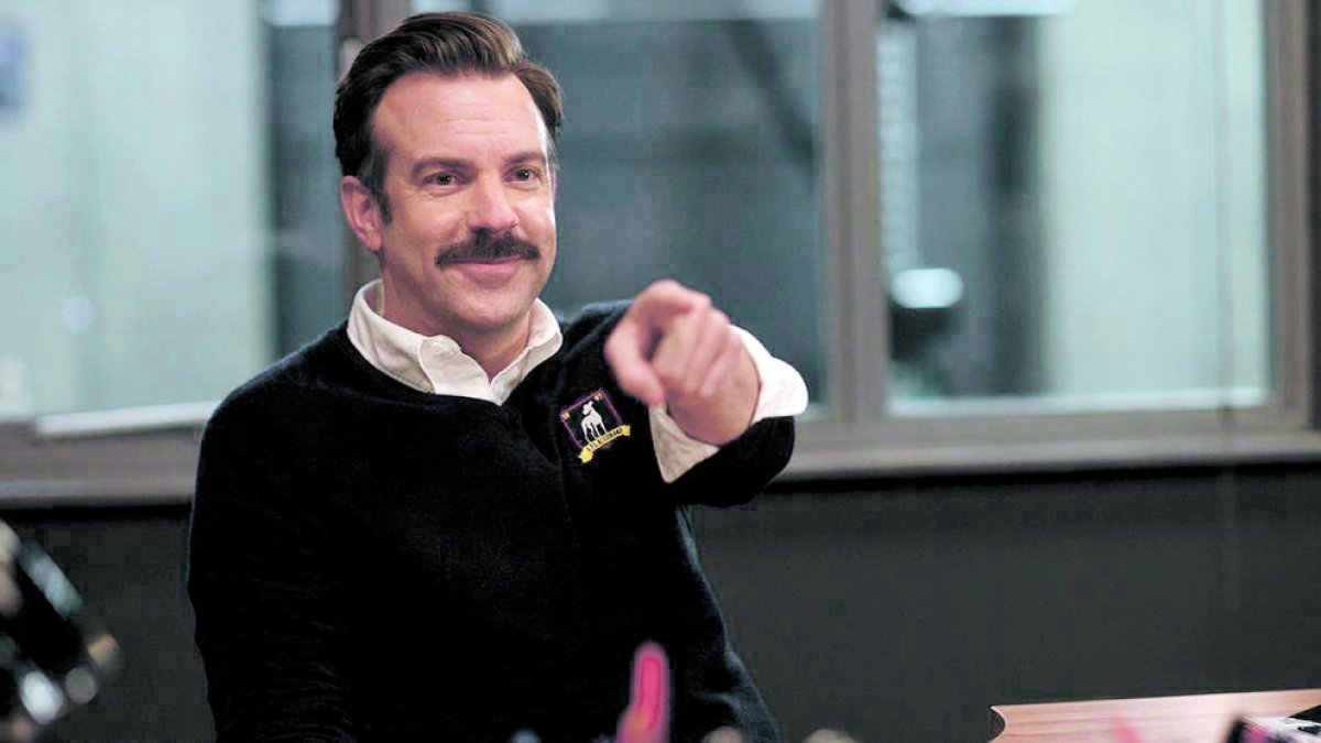 Jason Sudeikis en el paper de Ted Lasso en un moment de la sèrie.
