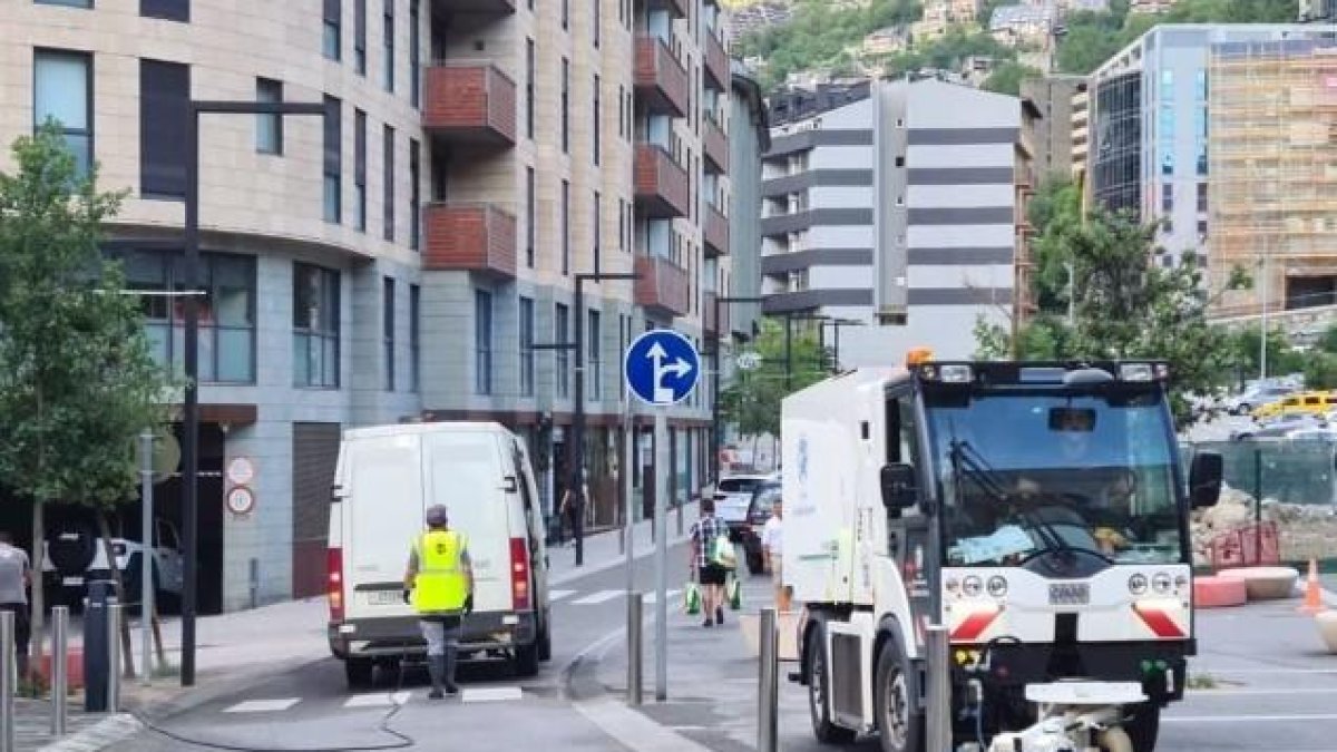 Neteja intensiva als carrers d'Escaldes