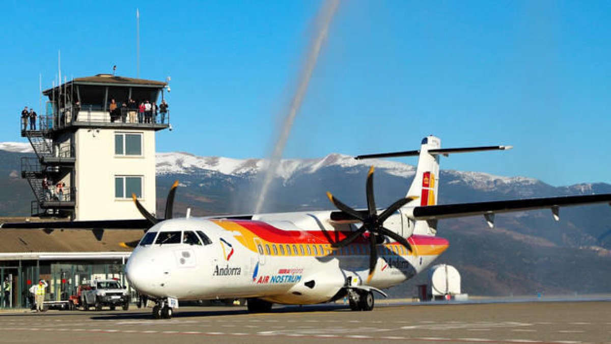 Bateig de l'avió d'Air Nostrum el dia del primer vol.