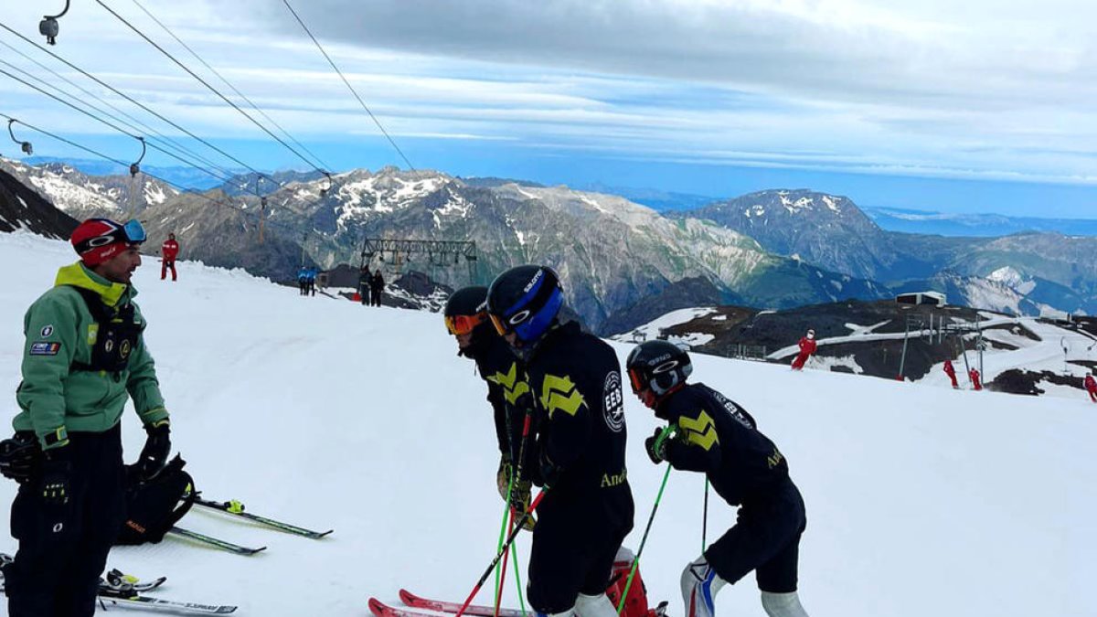 Entrenaments de l'equip EEBE a Les Deux Alpes.