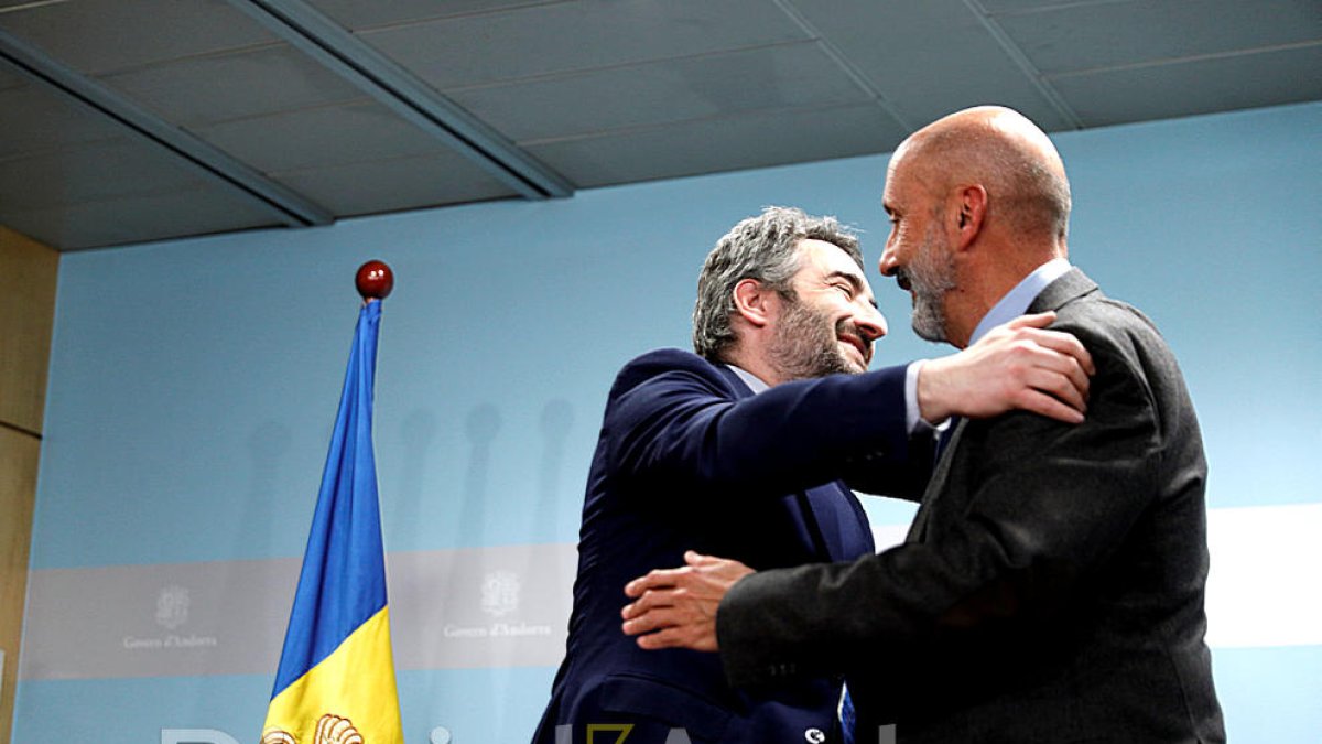 Joan Martínez Benazet s'acomiada d'Eric Jover avui en l'última compareixença com a ministre